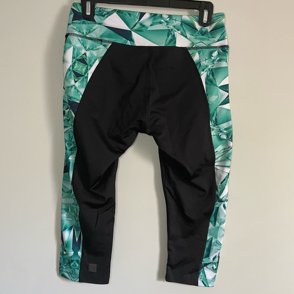 Lularoe Jade Athletic Capris - Picture 6 of 10